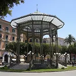 Due Passi Dal Mare